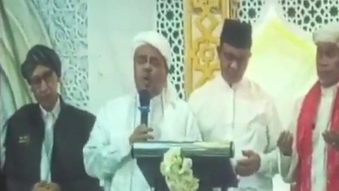 Gubernur DKI Jakarta Anies Baswedan sempat menemui Habib Rizieq Shihab di kediamannya, Petamburan, Jakarta Pusat.