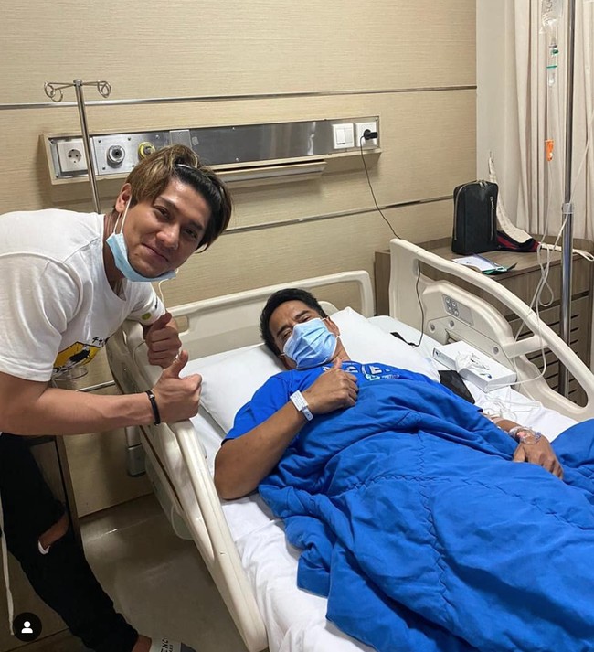 Saat ayah Lesti Kejora dirawat di rumah sakit, Rizky Billar sigap menemaninya. Foto: dok. Instagram @ayah_kejora