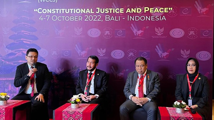 Konferensi pers pertemuan MK sedunia (Andi-detikcom)