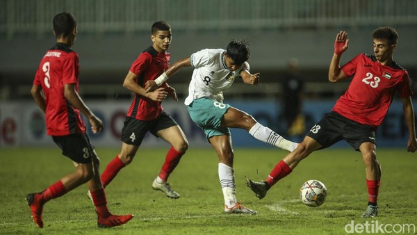 Melihat Lagi Aksi Garuda Muda Bekuk Palestina 2-0