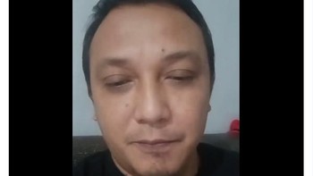 Dadang Aremania sudah menyampaikan pemohonan maaf usai viral di media sosial. Foto: Twitter