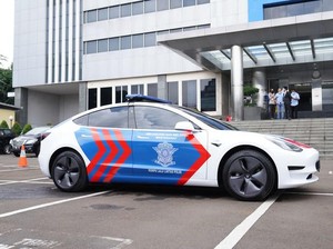 Luhut: BYD, Tesla, dan Semua Pemain Mobil Listrik Akan Masuk Indonesia
