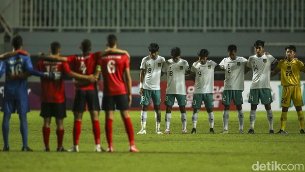 Momen Palestina Ikut Mengheningkan Cipta Tragedi Kanjuruhan