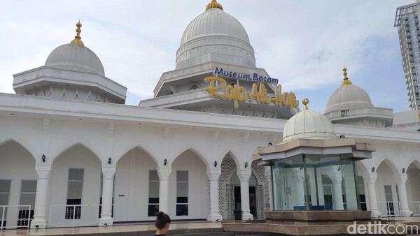 Melihat Koleksi Museum Raja Ali Haji Batam, Ada Barang BJ Habibie