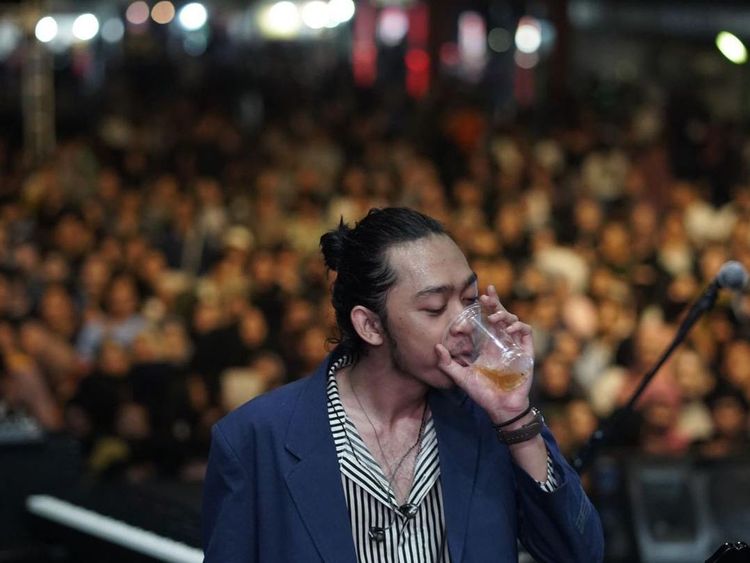 Heboh Aksi di Panggung, Pamungkas Hobi Nongkrong di Kafe