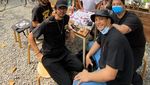 Heboh Aksi di Panggung, Pamungkas Hobi Nongkrong di Kafe