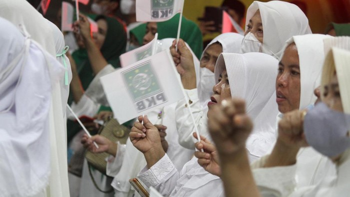 Muhaimin Iskandar menghadiri acara PKB Bersholawat di Gelanggang Remaja Jakarta Timur (GRJT), Jakarta. Acara ini untuk memperingati Maulid Nabi Muhammad SAW.
