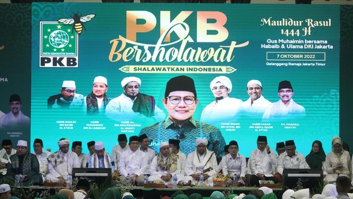 PKB Bersholawat untuk Peringati Maulid Nabi Muhammad Muhaimin Iskandar menghadiri acara PKB Bersholawat di Gelanggang Remaja Jakarta Timur (GRJT), Jakarta. Acara ini untuk memperingati Maulid Nabi Muhammad SAW.