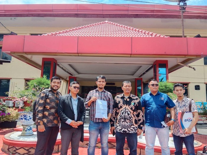 Kuasa hukum M. Idris, Eka Putra Zakran di Polda Sumut, Sabtu (8/10/2022). Istimewa
