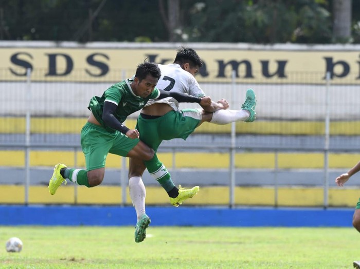 Laga uji coba PSMS Medan Vs Ar-Rasyid FC. Istimewa/Dok.PSMS Medan