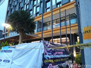 TKP Pria Tewas Jatuh dari Lantai 11 Hotel di Sleman Dipasangi Garis Polisi