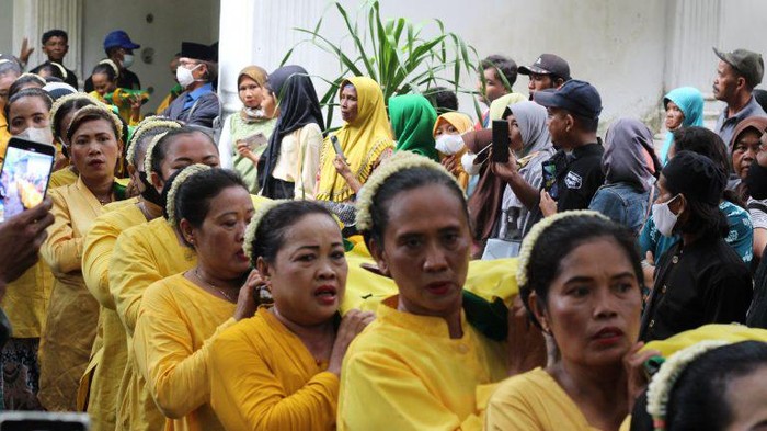 Tradisi Panjang Jimat