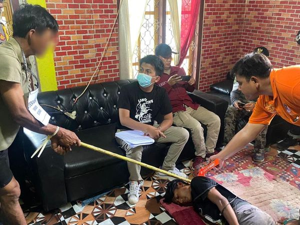 Kesadisan Bapak-Anak Pembunuh 1 Keluarga di Way Kanan Direkonstruksi