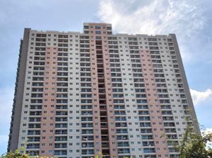 Detik-detik Pria Bunuh Diri Loncat dari Lantai 28 Apartemen di Surabaya