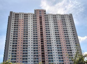 Detik-detik Pria Bunuh Diri Loncat dari Lantai 28 Apartemen di Surabaya
