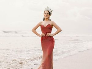 10 Foto Kecantikan Finalis Miss Grand International Pose di Pantai Bali