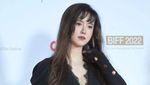 Goo Hye Sun Tampil Cantik di BIFF 2022, Harga Gaunnya Cuma Rp 400 Ribu