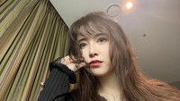 Walaupun pakai gaun sederhana, Goo Hye Sun tetap terlihat cantik dan menawan. Foto: (dok. Instagram @kookoo900)