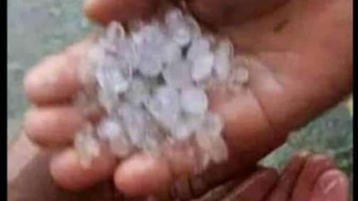 Penampakan Hujan Es Guyur Sawangan Sore Ini