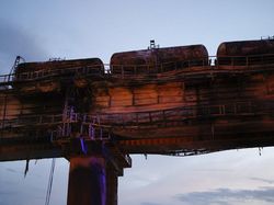 Ledakan Hebat Jembatan Crimea Andalan Rusia Dijepret dari Satelit