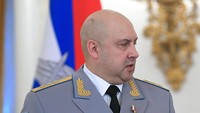 Penunjukan ini menyusul pemecatan terhadap komandan dua dari lima wilayah militer Rusia yang dilaporkan awal pekan ini. Alexei Druzhinin, Sputnik, Kremlin Pool Photo via AP.
