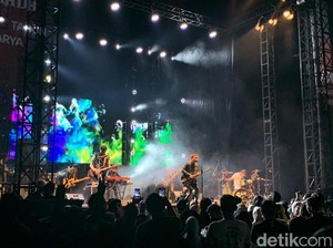 Konser Armada di Medan Berlangsung Seru, Ada Aksi Pindah Panggung