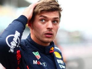 Verstappen Sudah Juara Dunia, Siap Antar Sergio Perez Finis Kedua