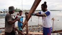 Untuk membuat satu unit bagan apung berukuran 14 meter x 14 meter, dana yang dikerluarkan sekitar Rp 80 juta hingga Rp 100 juta.