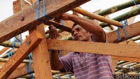 Bahan yang digunakan untuk membuat bagan apung di antaranya kayu kelapa, bambu, serta berbagai jenis kayu lainnya. 