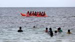 Menikmati Keindahan Pantai Weluan di Saumlaki