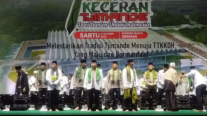 Kapolri Jenderal Listyo Sigit Prabowo menghadiri Tradisi Keceran di Banten, Sabtu (8/10) malam. Tradisi ini digelar dalam rangka memperingati Milad ke-70 Kesti TTKKDH.