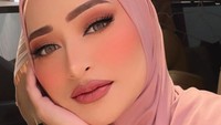 Sampai saat ini Nathalie Holscher masih setia dengan status jandanya. (Foto: Instagram)