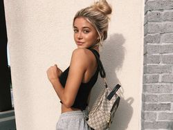 Olivia, Pesenam Kampus yang Cantik dan Paling Berpengaruh di Medsos