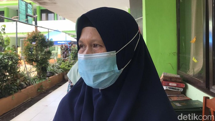 Orang tua siswa MTsN 19 Jakarta Karyani Susi (Dwi Rahmawati/detikcom)