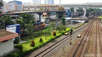 Untuk mendukung proyek tersebut, akan ada penambahan fasilitas lift di beberapa halte Trans Jakarta (TJ) di kawasan tersebut salah satunya yaitu Halte Velbak.