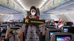 Cantiknya Pramugari Batik Air Berbatik Ria di Ketinggian 35 Ribu Kaki