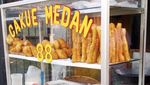 20 Cakwe dan Kue Bantal Empuk Gurih Ada di Sini!