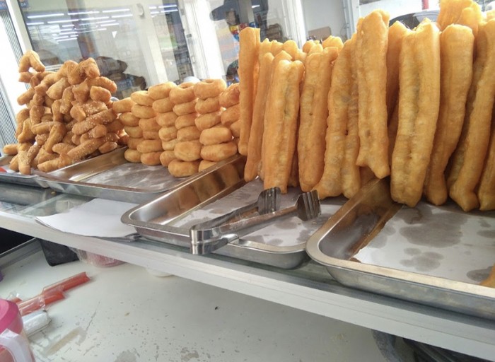 20 Cakwe dan Kue Bantal Empuk Gurih Ada di Sini! 20 Cakwe dan Kue Bantal Empuk Gurih Ada di Sini!