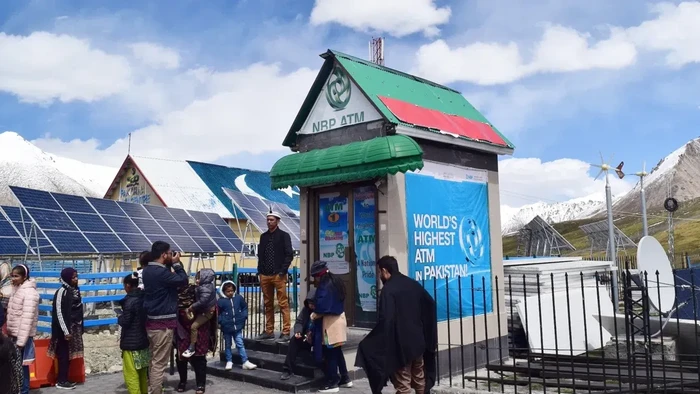 ATM tertinggi di dunia/(Credit: Aysha Imtiaz) Via BBC