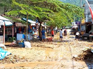 Banjir Bandang Porak-porandakan Pantai Gemah Tulungagung