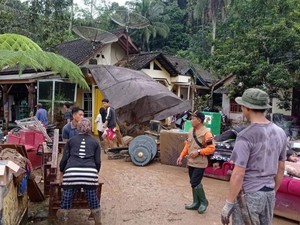 Banjir di 5 Kecamatan Lebak: 210 Rumah Terdampak, 4 Jembatan Rusak