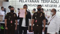 Ketua PN Jaksel, Saut Maruli Tua Pasaribu sebelumnya memastikan sidang kasus Ferdy Sambo dkk dalam kasus pembunuhan Brigadir J akan digelar secara terbuka.