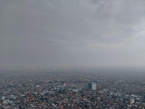 Cuaca 3 Harian di Jatim, Hujan Disertai Fenomena Kabut Tebal Tengah Malam