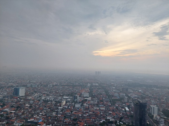 cuaca di surabaya