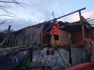 Rumah-Warga Terdampak Puting Beliung di Lombok Timur Bertambah