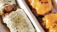 Bagi penggemar cakwe modern, wajib nih coba sensasi baru makan Cakwe Creamy Nori yang rasanya mirip sushi. Tersedia di Wakofi, Teluk Gong. Kisaran harganya Rp 20.000. Foto: Instagram Shop/Pool