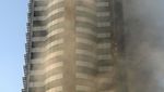 Foto-foto Gedung Pencakar Langit di Pakistan Terbakar