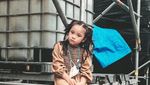 Bikin Iri! Gempita Main Layangan Bareng Ardhito Pramono di Sela Konser