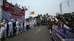 GNPR Salat Gaib dan Menyerukan Tritura di Patung Kuda