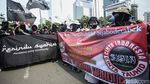 GNPR Salat Gaib dan Menyerukan Tritura di Patung Kuda